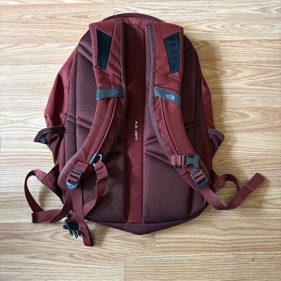 The North Face Jester Backpack FlexVent wine takse - Picture 2 of 8